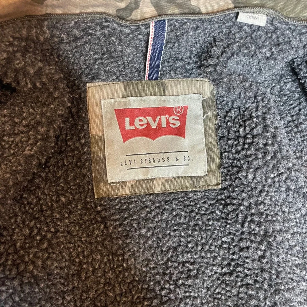 Levis Mens Camo Sherpa Lined Trucker Jacket BROKEN ZIPPER Workwear Military (L) - Picture 9 of 15